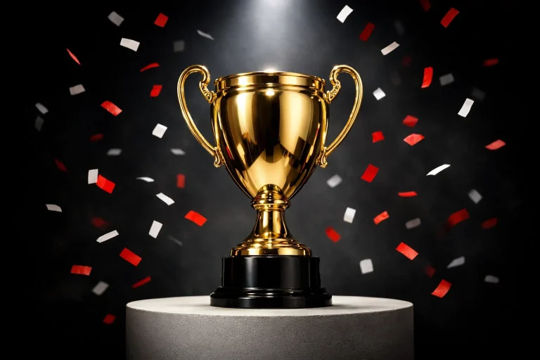 DFB-Pokal – Pokalübergabe mit Konfetti im Stadion